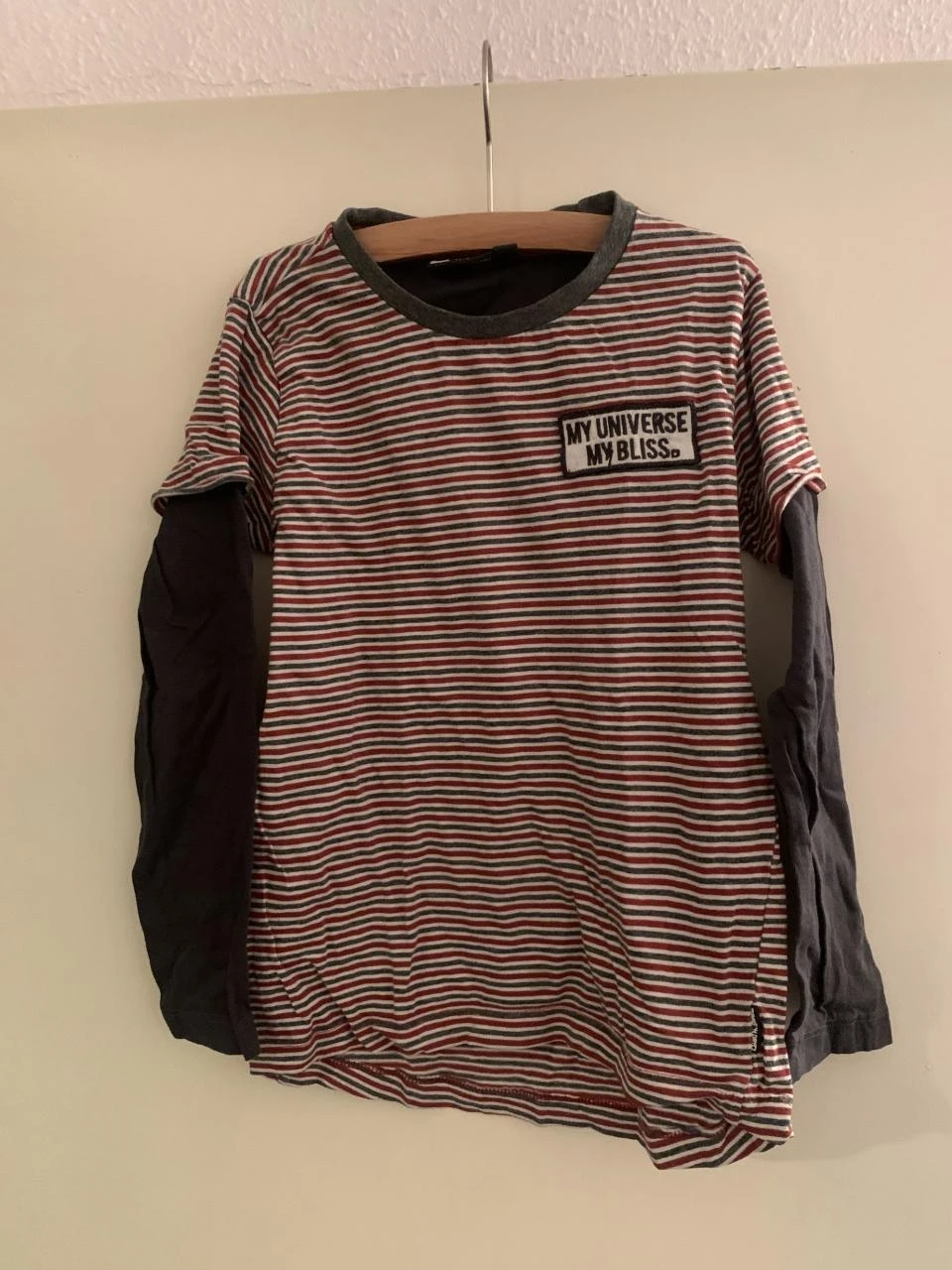 Meerkleurige shirt van Tumble 'n dry. Maat 116.